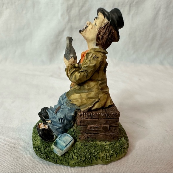 Small Vintage Hobo Figurine - Picture 4 of 6